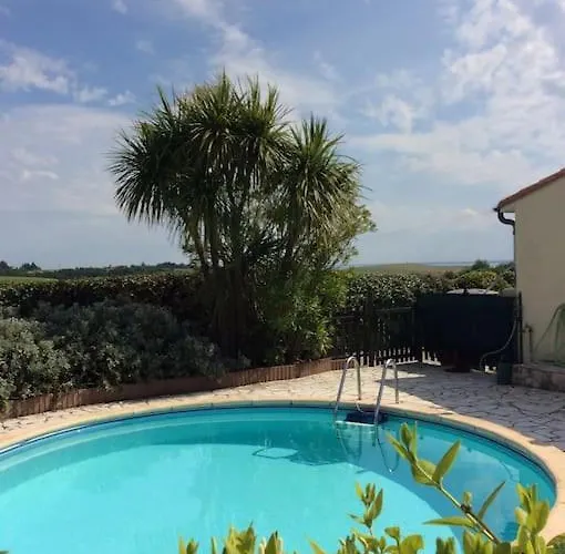 Grande Vue A Little Bit Of French Tranquillity Vakantiehuis Floirac (Charente-Maritime)