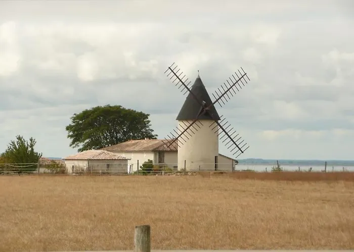 Grande Vue A Little Bit Of French Tranquillity Vakantiehuis *